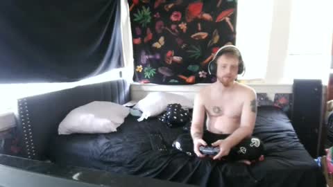 fuzzyfox online show from 09/23/25, 09:40