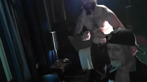 Snapshot of thehouseguy513 chatting on 11/20/25, 02:34 thehouseguy513 online show from 11/20/25, 02:34