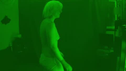 Snapshot of thehungmantis chatting on 02/13/25, 03:07 thehungmantis online show from 02/13/25, 03:07