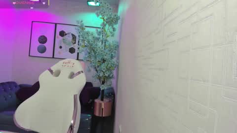 Theia  online show from 03/09/26, 12:31