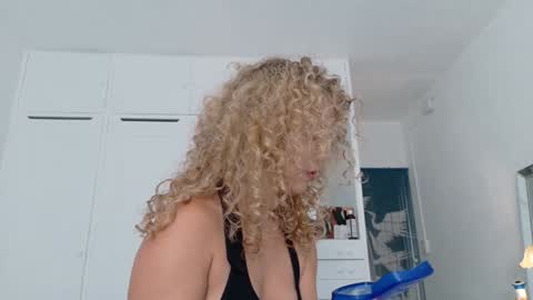 Lily Marie online show from 04/12/26, 10:48