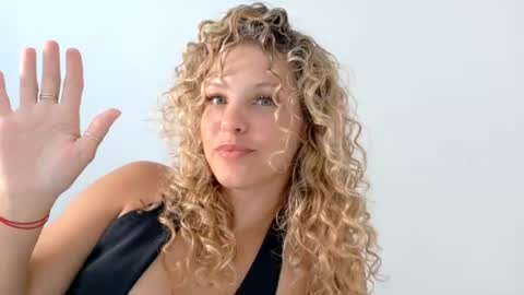 Snapshot of theislandgirl chatting on 06/16/26, 09:50 Lily Marie online show from 06/16/26, 09:50