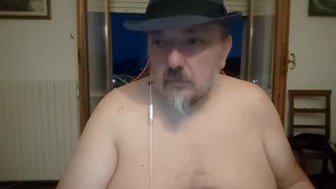 Snapshot of theitalianpapi chatting on 07/22/26, 07:16 Pippo71 online show from 07/22/26, 07:16