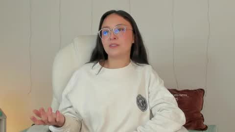 Katie. Kate is the name I go by. online show from 04/07/26, 06:03