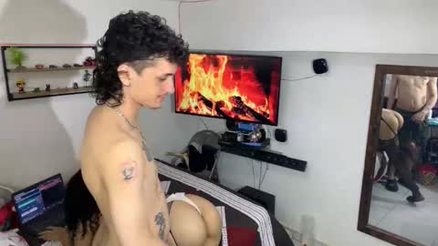 theking11220 online show from 12/15/25, 07:12