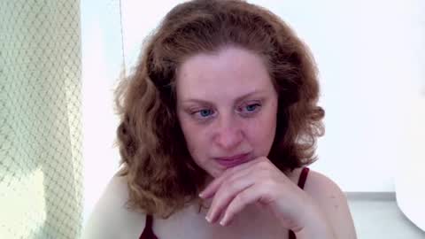 Ella online show from 05/05/26, 07:49