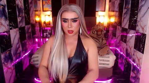 Paula online show from 12/01/25, 06:07