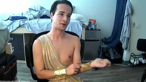 Louie online show from 10/28/25, 04:31