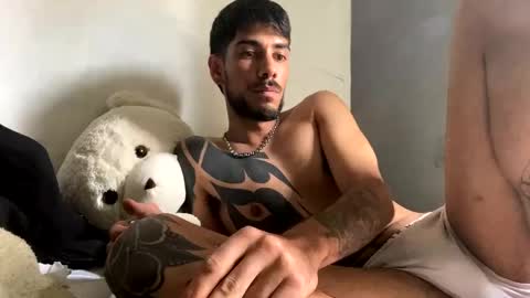 Snapshot of themarttinguyyy chatting on 12/21/24, 01:53 themarttinguyyy online show from 12/21/24, 01:53