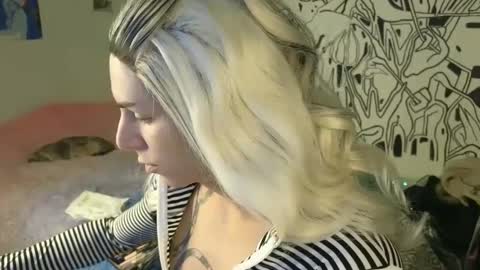 Lucy Lucy online show from 09/12/25, 02:11