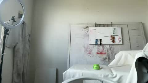 Lucy Lucy online show from 11/04/25, 03:55