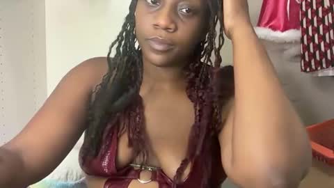 Snapshot of thenaturalgoddess chatting on 05/25/26, 10:27 TheNaturalGoddess online show from 05/25/26, 10:27