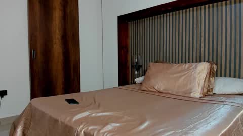 Snapshot of thenewclass chatting on 01/14/26, 07:14 Andriw and Maiol online show from 01/14/26, 07:14