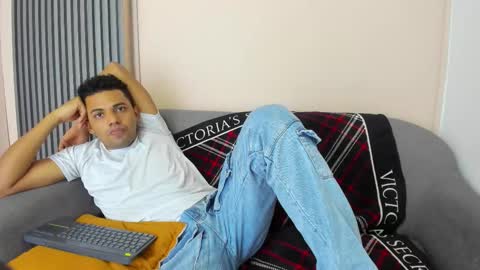 Snapshot of theo_morris chatting on 03/03/26, 04:18 theo_morris online show from 03/03/26, 04:18