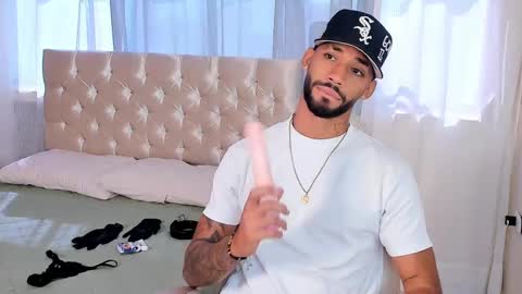 Theo Sky online show from 09/11/25, 01:33