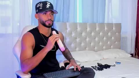 Theo Sky online show from 09/15/25, 08:20