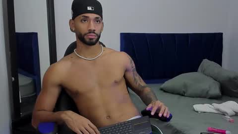 Theo Sky online show from 10/01/25, 08:59