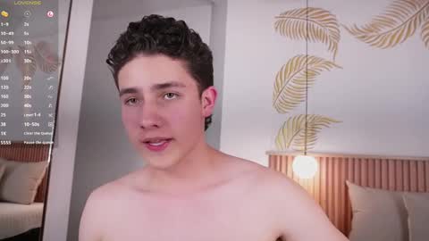 Snapshot of theohawke_ chatting on 01/18/25, 07:26 THEO- MATEO online show from 01/18/25, 07:26