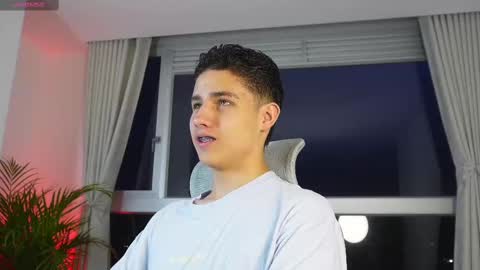 Snapshot of theohawke_ chatting on 02/28/25, 11:23 THEO- MATEO online show from 02/28/25, 11:23