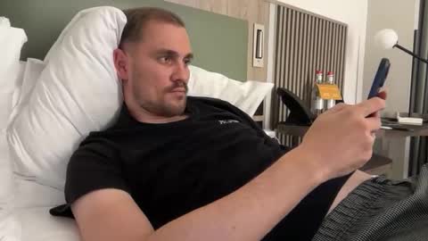 theonetojerkwith online show from 11/06/25, 02:07