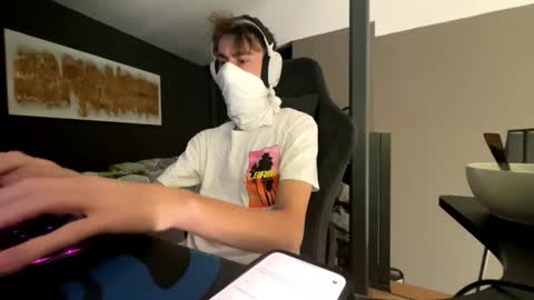 theothede19cm online show from 10/22/25, 10:48