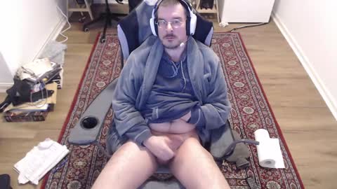 Snapshot of thepervertshow chatting on 01/17/25, 10:22 WillyWanker online show from 01/17/25, 10:22