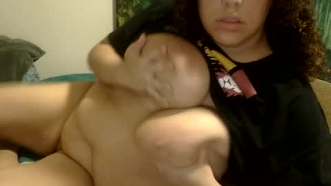 Snapshot of theplayfulbbw chatting on 07/19/26, 05:55 Amelia online show from 07/19/26, 05:55
