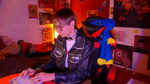 Matt independent model  online show from 04/12/26, 08:03