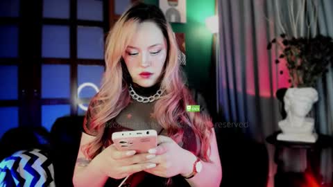 Snapshot of theprincess_rosee chatting on 01/18/26, 06:17 Rosie online show from 01/18/26, 06:17