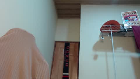 Santiago Enrique online show from 12/15/24, 05:13