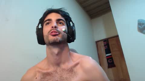 Santiago Enrique online show from 12/04/25, 05:06