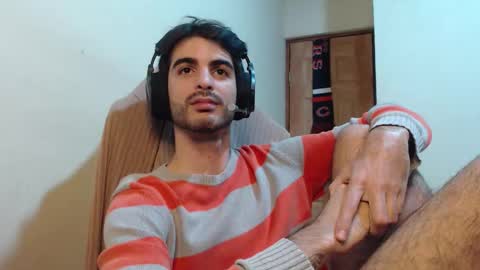 Santiago Enrique online show from 12/05/25, 06:22