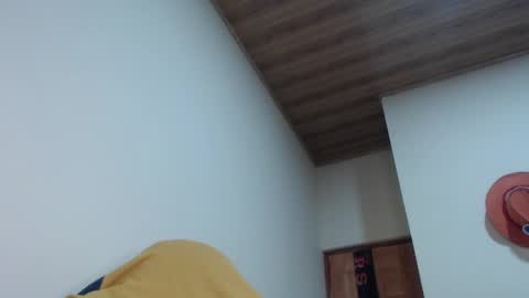 Snapshot of therazhanen chatting on 01/17/26, 06:07 Santiago Enrique online show from 01/17/26, 06:07