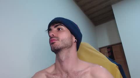 Snapshot of therazhanen chatting on 01/19/26, 06:28 Santiago Enrique online show from 01/19/26, 06:28