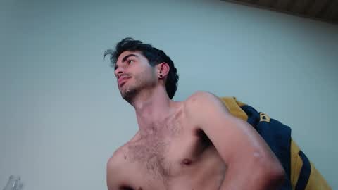 Snapshot of therazhanen chatting on 02/05/26, 04:28 Santiago Enrique online show from 02/05/26, 04:28