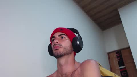 Snapshot of therazhanen chatting on 02/27/26, 06:13 Santiago Enrique online show from 02/27/26, 06:13