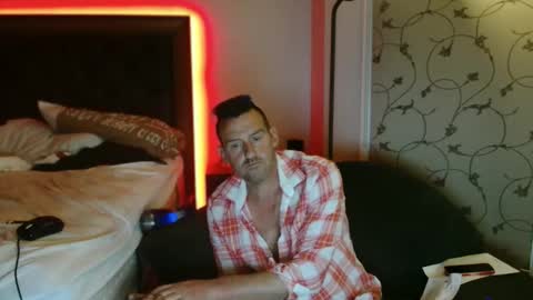Snapshot of therealkurva4u chatting on 10/18/25, 11:00 therealkurva4u online show from 10/18/25, 11:00
