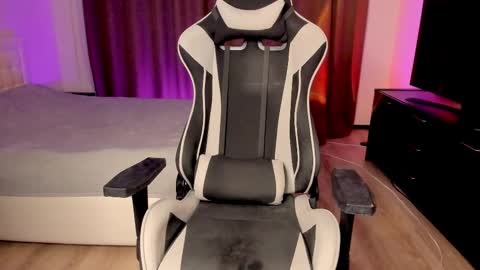 Theresa online show from 02/23/25, 01:02