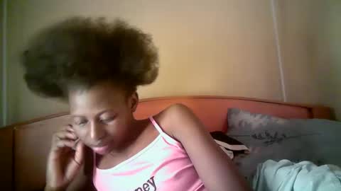 Snapshot of therry_heart chatting on 04/29/26, 04:27 hearty online show from 04/29/26, 04:27