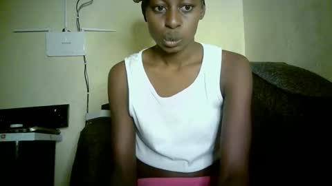 Snapshot of therry_heart chatting on 05/10/26, 06:18 hearty online show from 05/10/26, 06:18