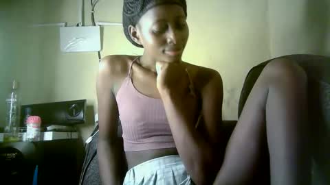 Snapshot of therry_heart chatting on 05/17/26, 04:10 hearty online show from 05/17/26, 04:10