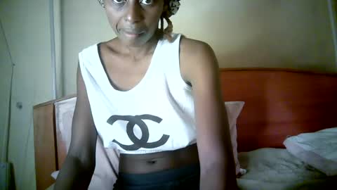 Snapshot of therry_heart chatting on 07/14/26, 07:35 hearty online show from 07/14/26, 07:35