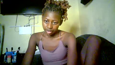 Snapshot of therry_heart chatting on 07/26/26, 08:43 hearty online show from 07/26/26, 08:43
