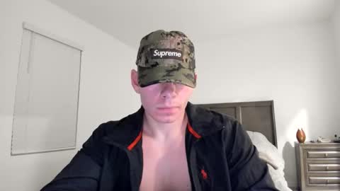 Snapshot of theshortking01 chatting on 02/25/26, 12:09 TheShortKing1 online show from 02/25/26, 12:09