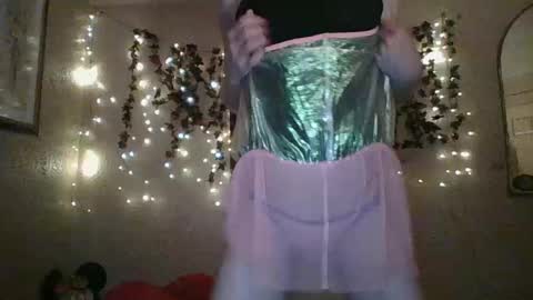 sillymillie0 online show from 10/09/25, 11:47