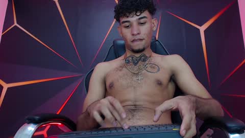 Snapshot of theskinny8inch_ chatting on 01/24/25, 11:26 theskinny8inch_ online show from 01/24/25, 11:26