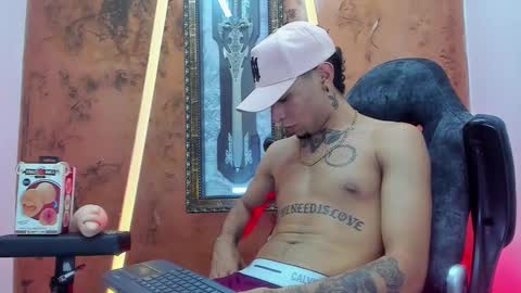 Snapshot of theskinny8inch_ chatting on 09/15/25, 07:08 theskinny8inch_ online show from 09/15/25, 07:08