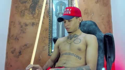 Snapshot of theskinny8inch_ chatting on 09/26/25, 06:39 theskinny8inch_ online show from 09/26/25, 06:39