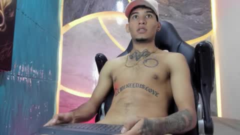 Snapshot of theskinny8inch_ chatting on 10/15/25, 09:59 theskinny8inch_ online show from 10/15/25, 09:59