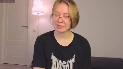 Snapshot of thestaronsky chatting on 01/15/26, 05:45 Lucia online show from 01/15/26, 05:45